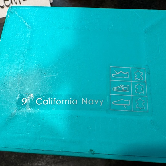 Tieks California Navy Size 9. EUC - Picture 10 of 10